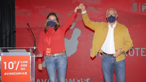 María Dolores Corujo con Marcial Martín en el congreso de este domingo.
