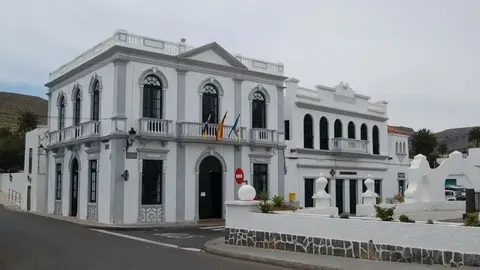 Fachada del Ayuntamiento de Haría.