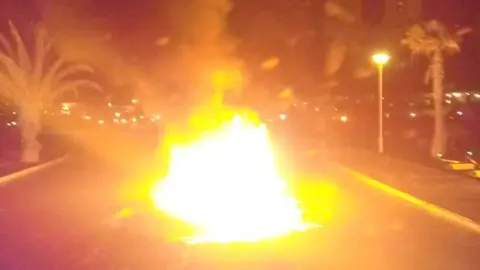 Incendio de contenedores en Matagorda.