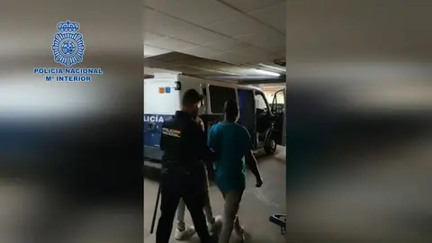 Muleros detenidos en el aeropuerto César Manrique.