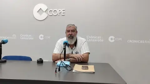 Ramiro Muñoz en los nuevos estudios de Crónicas Radio-COPE Lanzarote.ç