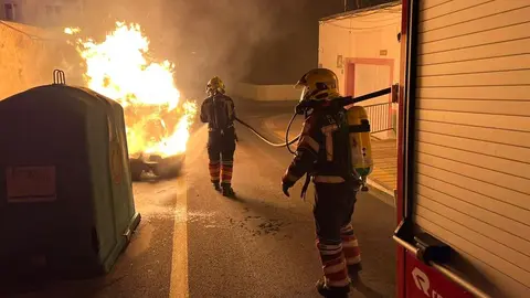 Imagen de la última actuación de los bomberos de Lanzarote arrancando el fin de semana