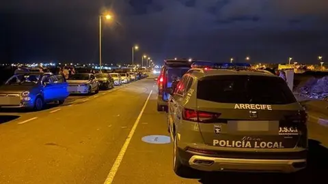 Imagen de archivo de una actuación de noche de la Policía Local y de la Nacional en Arrecife.