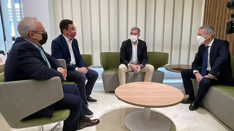 Reunión de Fernando Clavijo con los representantes de la CCE.