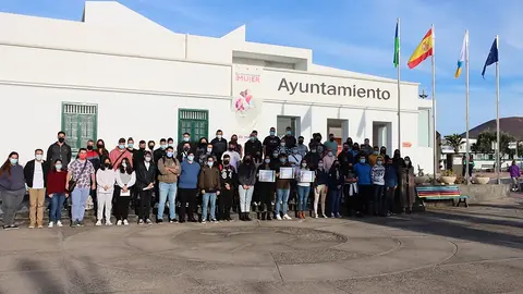 Jovenes desempleados contratados por el Ayuntamiento de Tías.