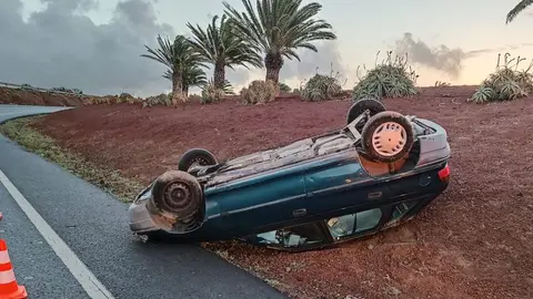 Imagen del vuelco producido en Playa Honda.