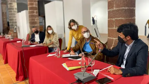 Marcos Bergaz en el pleno de Teguise.