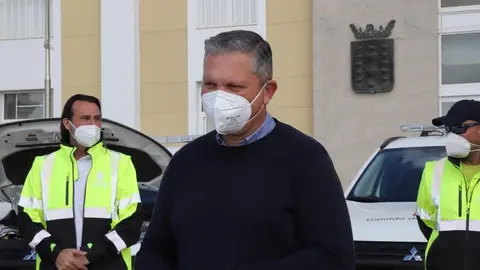 Alfredo Mendoza esta semana presentando los nuevos vehículos del Cabildo