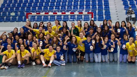 CB Lanzarote Puerto del Carmen junto a los diferentes equipos de la base.