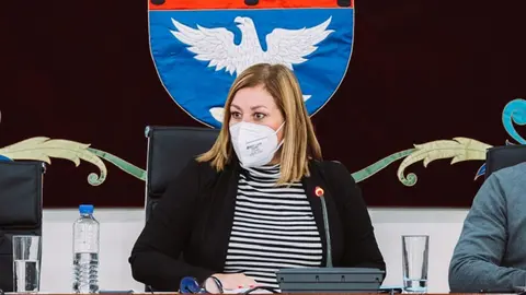 Astrid Pérez en el pleno de marzo del ayuntamiento de Arrecife.