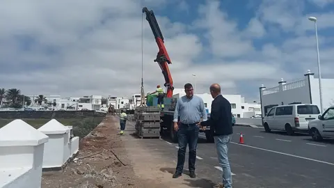 Isidro Pérez y Raúl de León visitando las obras de la calle PÍO XII, futura calle murga LAS REVOLTOSAS.