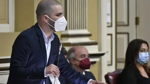 Jesús Machín Tavio durante su intervención en el pleno.