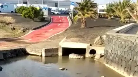 Imagen del vertido que denuncian los nacionalistas