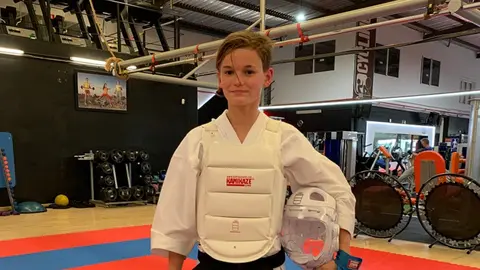 Amelie Yaiza Skiba componente del Club de Karate Poliarrecife.