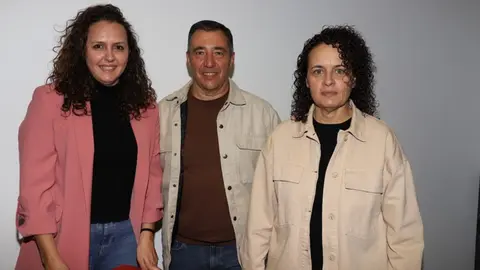 Begoña Hernández junto a los demás representantes del PSOE en Tinajo.