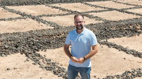 Jorge Peñas en las salinas