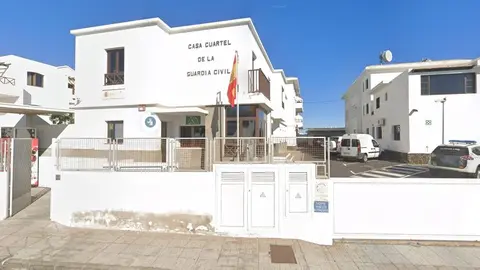 Entrada al cuartel de la Guardia Civil de Puerto del Carmen.