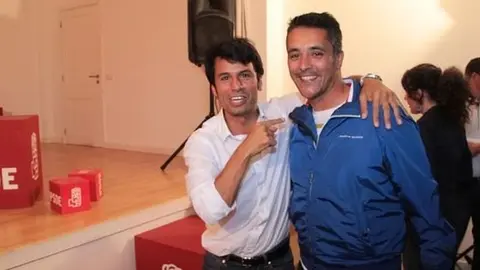 Marcos Bergaz en una foto de archivo con su antecesor como cabeza de lista en Teguise, José Brito.