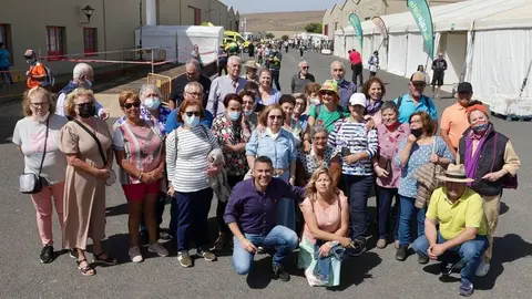 Alicia Páez en su vista con los mayores de La Graciosa a la Feria Agrotecnológica.