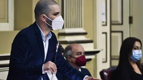 Jesús Machín Tavío en el Parlamento.