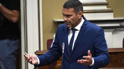 Oswaldo Betancort este martes en el Parlamento autonómico