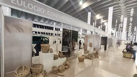 Imagen de cestas artesanales en una edición de la Feria Regional de Artesanía.