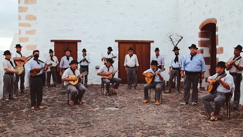 Agrupación Folclórica Los Campesinos.