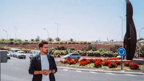 Jeziel Martín junto a la LZ-2.