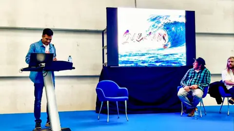 Francisco Sáenz en su exposición en la  feria Expovacaciones.