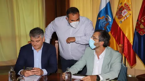 Samuel Martín junto a Pedro San Ginés y David de la Hoz en el  Pleno Ordinario de abril