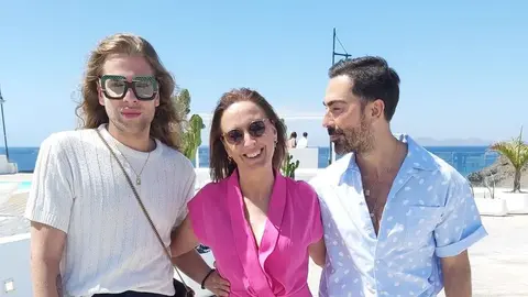 Eduardo Navarrete, Manuel Zamorano y la periodista de Crónicas Radio, Laura San José.