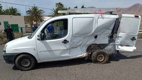 La furgoneta quedó totalmente destrozada