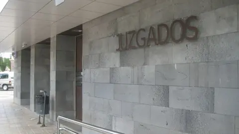 Imagen de la entrada a los Juzgados de Arrecife.