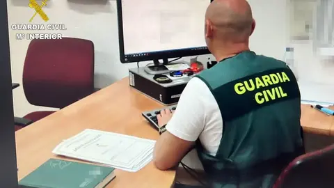 Guardia Civil encargado de la investigación.