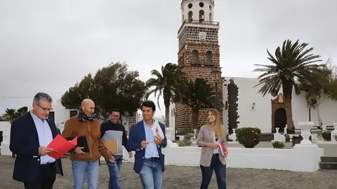Marcos Bergaz junto a Jenifer Galán en Teguise.