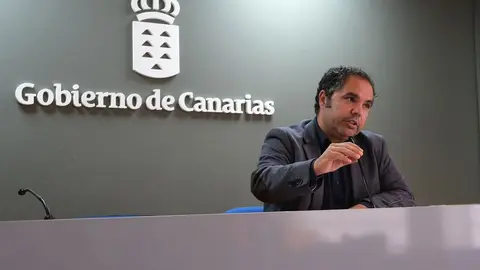 El viceconsejero de Empleo del Gobierno de Canarias, Gustavo Santana, valora los datos del paro correspondientes a mayo