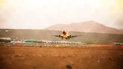 Avión en el aeropuerto.