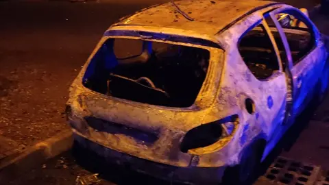 Imagen del coche que ha ardido en Argana.