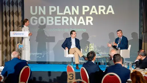 Desayuno-coloquio para presentar el programa económico elaborado por el Partido Popular en las Islas.