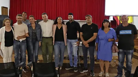 Óscar Noda y María Dolores Corujo en la reunión con los camelleros.