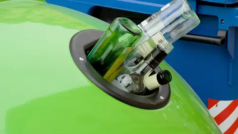 Imagen de un contenedor de reciclaje de vidrio.