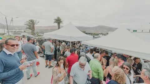 Imagen de los asistentes a la feria de vinos para Vinofilos.