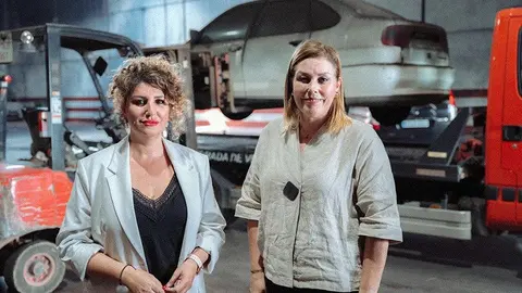 Imagen de Eli Merino junto a Astrid Pérez.