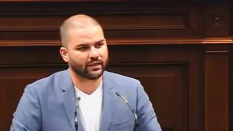 Jesús Machín en el Parlamento de Canarias.