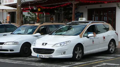 Imagen de archivo de taxis de Tías.