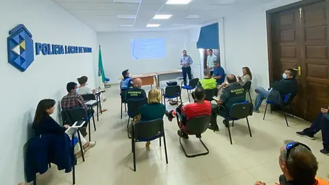 Imagen de Oswaldo Betancort en la junta de seguridad de Teguise.