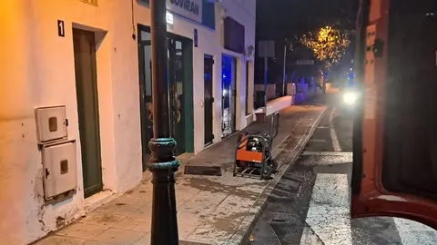 Momento de la actuación de los bomberos