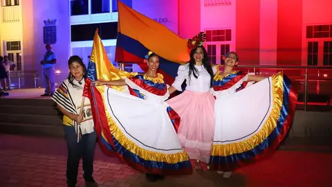 Iluminacion del Cabildo por el dia de Colombia (3)