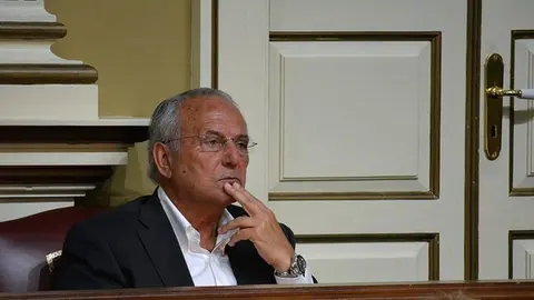 Juan Manuel García Ramos en el Parlamento de Canarias.