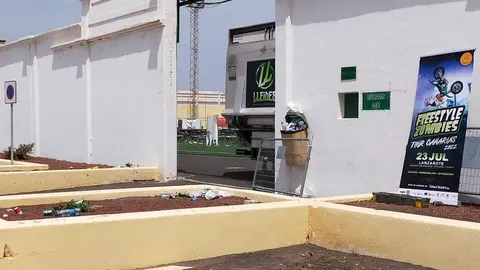 Imagen de la entrada al campo de fútbol de Teguise.